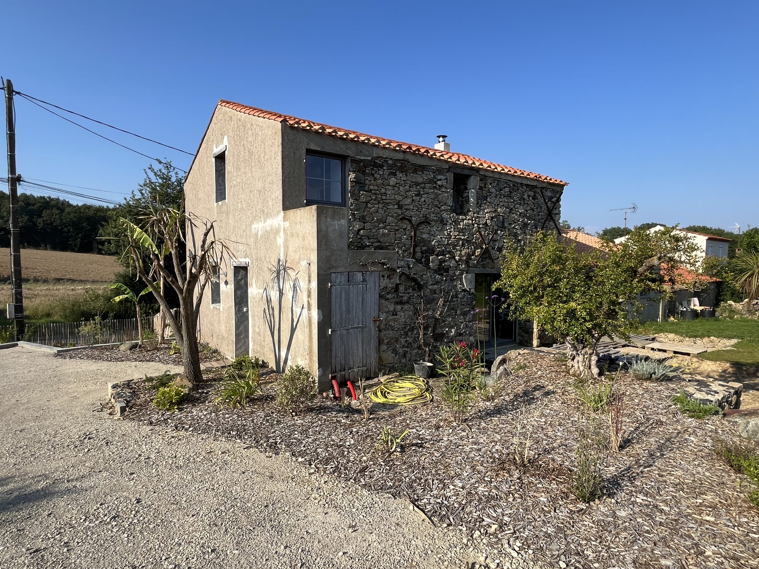 rénovation à Aizenay - maison en pierres
