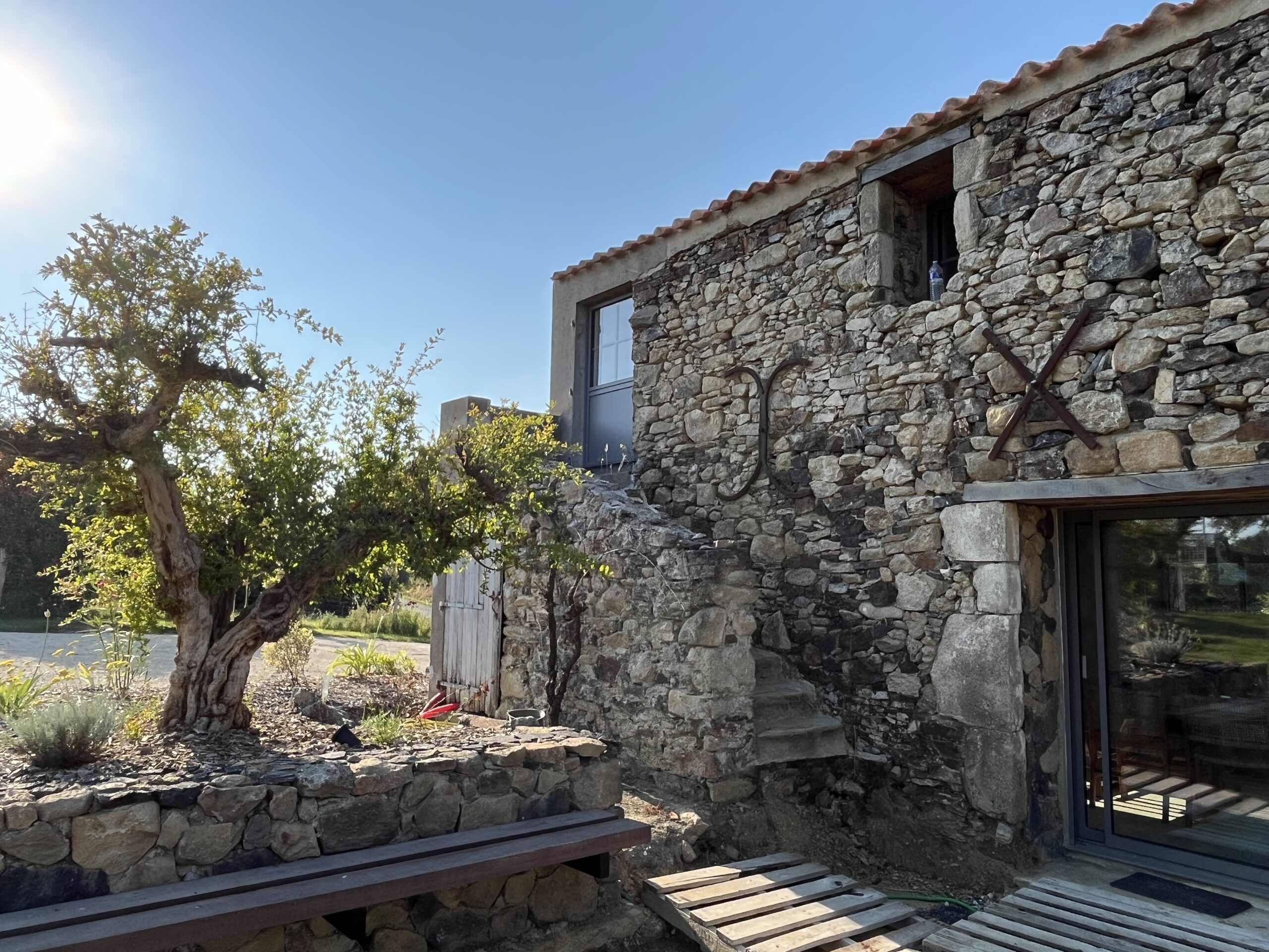 rénovation à Aizenay - maison en pierres